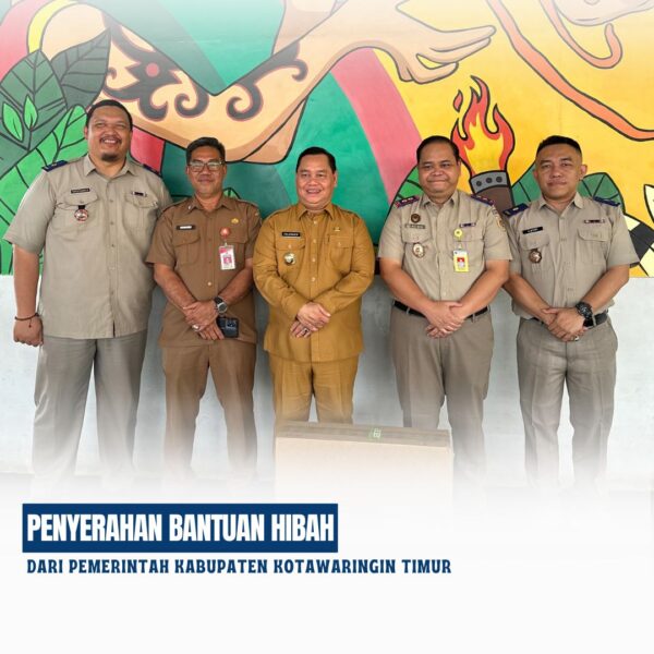 Penyerahan Bantuan Hibah dari Pemerintah kabupaten Kotawaringin Timur kepada Kantor pertanahan kab Kotim yang berupa 1unit PC dan 1 unit printer.