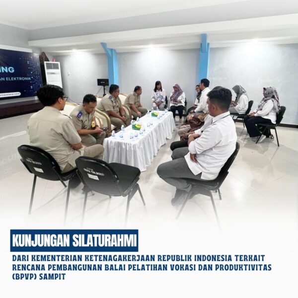 Kepala Kantor Pertanahan Kabupaten Kotawaringin Timur beserta Pejabat Pengawas menerima kunjungan Silaturahmi dari Kementerian Ketenagakerjaan Republik Indonesia terkait Rencana Pembangunan Balai Pelatihan Vokasi dan Produktivitas (BPVP) Sampit