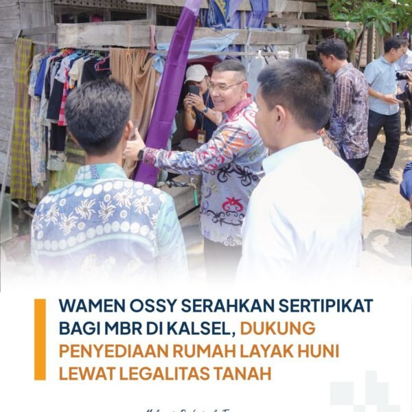 Masyarakat Berpenghasilan Rendah (MBR) di Desa Mekar, Kabupaten Banjar menerima sertipikat sebagai wujud kepastian dan perlindungan hukum atas tanah yang dimiliki.